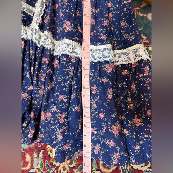 Jessica’s Gunnies Gunne Sax blue and pink floral maxi skirt, size 7 - Picture 3 of 4